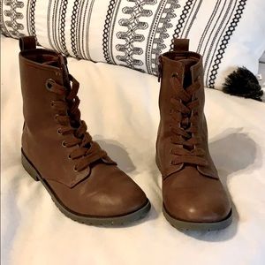 Winter Boots big girls size 6 but fits 8 w…